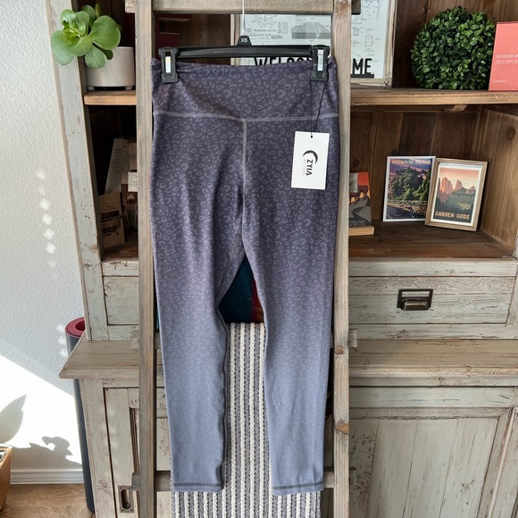 ZYIA Pants - ZYIA Active gray leopard ombré light n tight M 6-8